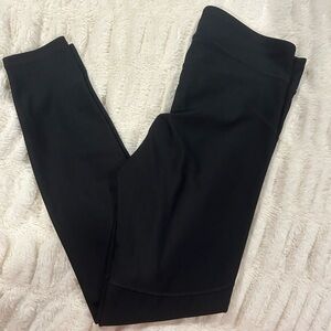 Black leggings under armour